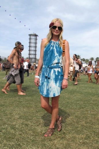 festival-coachella-2013-california-music-musica-moda-fashion-modaddiction-hipster-style-estilo-look-rock-chic-gypsy-people-famosas-look-street-style-Kate-Bosworth-actriz
